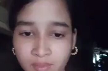 Assamese Dehati Girl Dazzles in Nude Pussy Pink Video Call